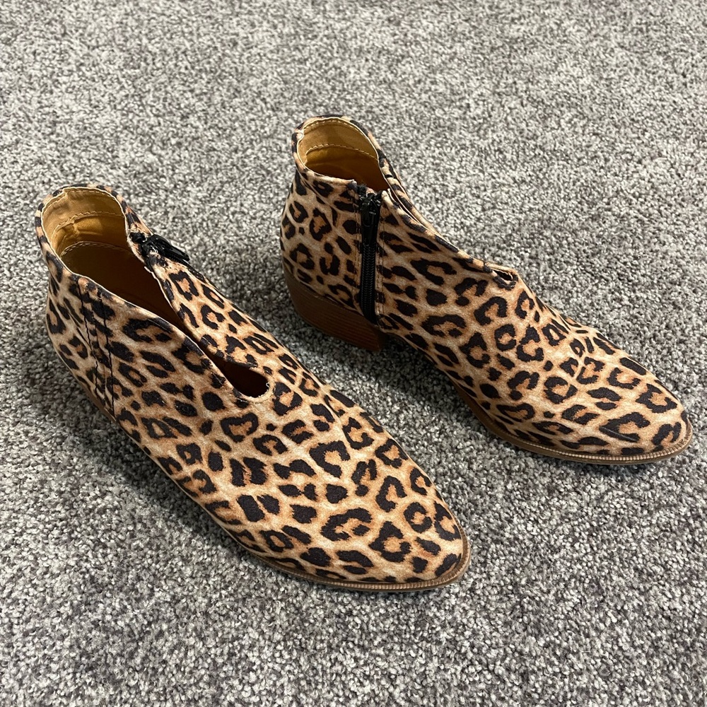 Qupid leopard Print Ankle Booties
